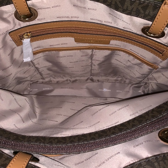 Michael Kors Bag - Picture 4 of 8